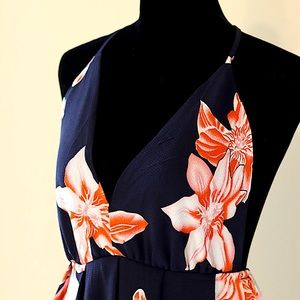 Beautiful flowy maxi dress